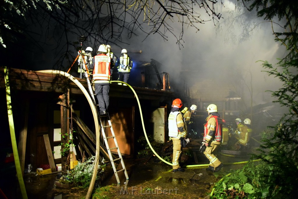 Grossfeuer Einfamilienhaus Siegburg Muehlengrabenstr P0197.JPG - Miklos Laubert